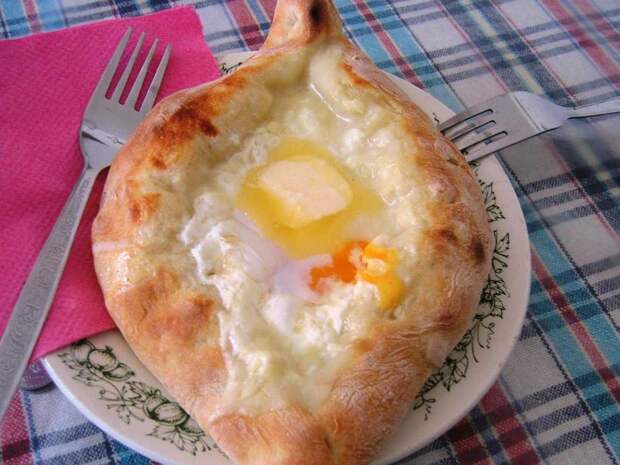 khachapuri-bread-from-georgia-1