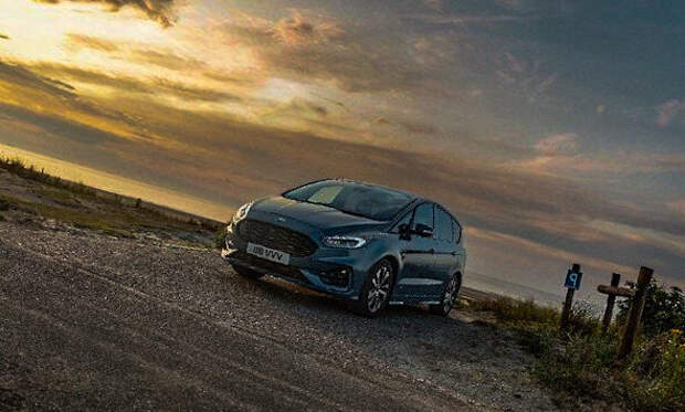 Семейный автомобиль со спортивным характером. Ford S-MAX соблазняет уникальными характеристиками