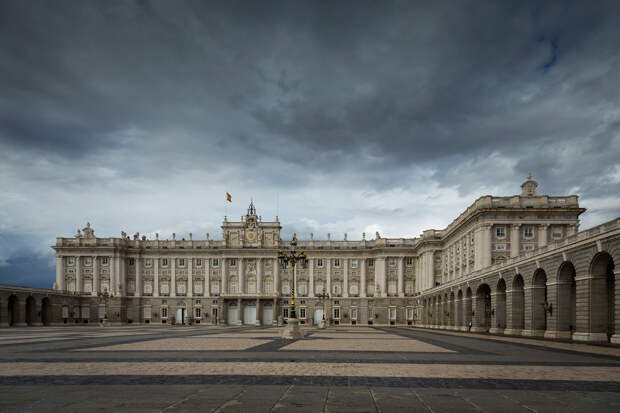 Испания. Мадрид. Королевский дворец является официальной резиденцией короля Филиппа VI. (Paulo Valdivieso)