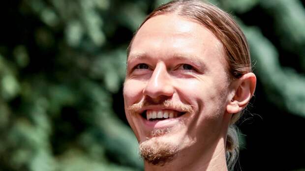 Сафонов опубликовал видеообращение с поздравлениями с Новым годом