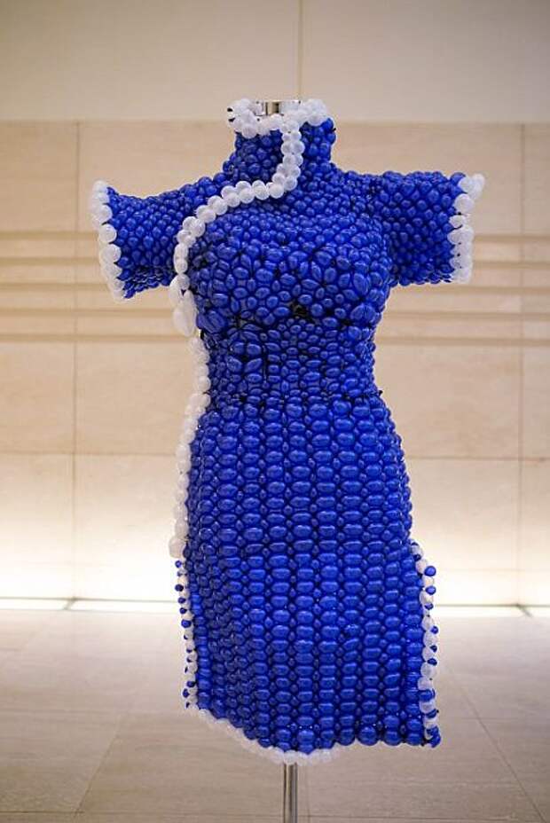 синие платье, платье из шариков, мода 2012