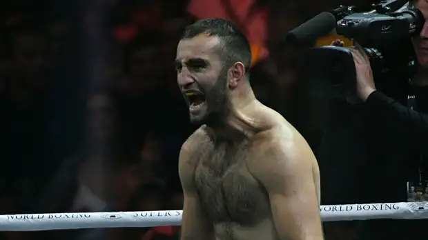 Российский боксёр Гассиев получил травму