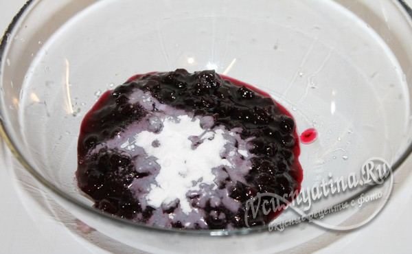 кладем соду в варенье