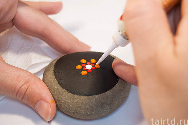 Точечная роспись по камням