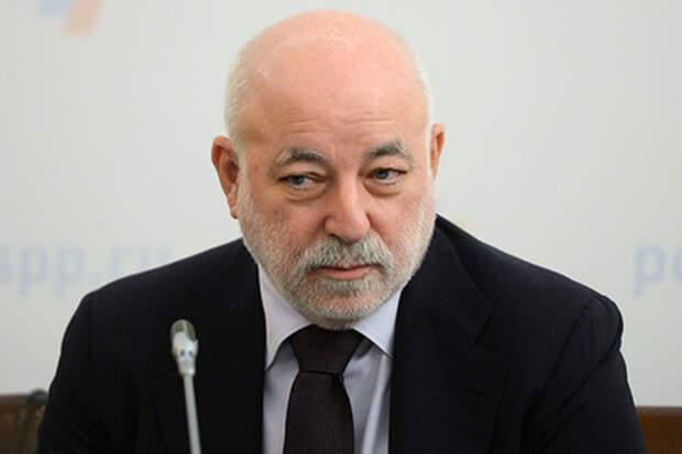 https://icdn.lenta.ru/images/2018/06/04/20/20180604200418977/pic_4369a650f2078315a1840d8b1ba374ae.jpg