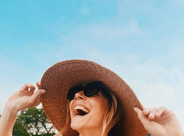 Актриса Сара Чок опубликовала фото в купальнике