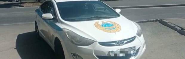 В Алматы задержали лже-полицейское авто