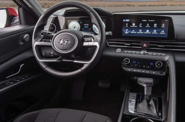 Новая Hyundai Elantra для России: известна гамма моторов