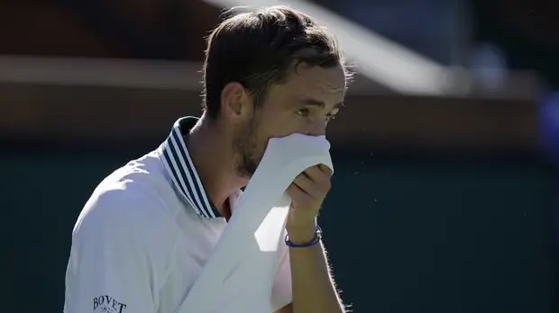 Кафельников отреагировал на снятие Медведева с Кубка Кремля