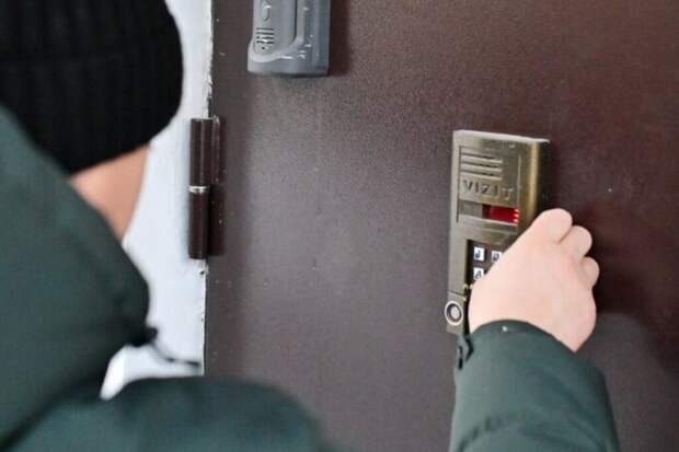 Самой распространенной схемой обмана в РФ стала «замена домофона»