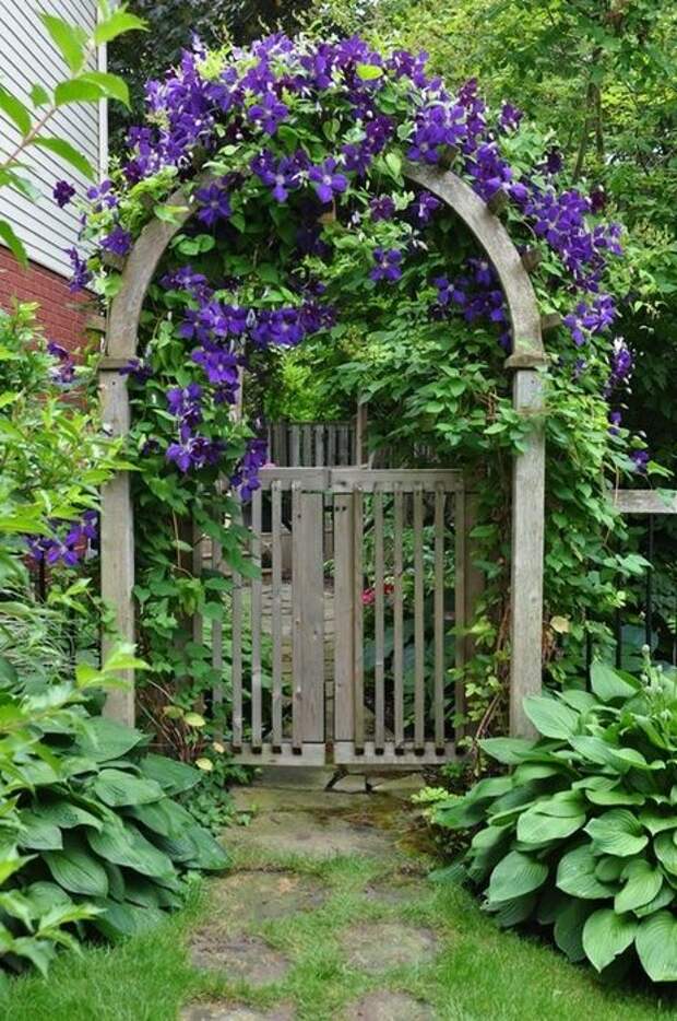 Gorgeous Garden Gates  ~ Style Estate - 15 Gorgeous Garden Gates