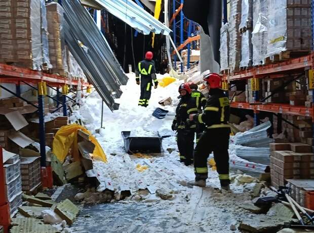 В Зеленодольске завершили поисковые работы на месте обрушения кровли склада