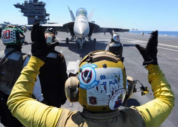 авианосцы, история, F-18, морская авиация, брлс, рэб, вмс сша, нато, F-35, модернизация, кабина пилота