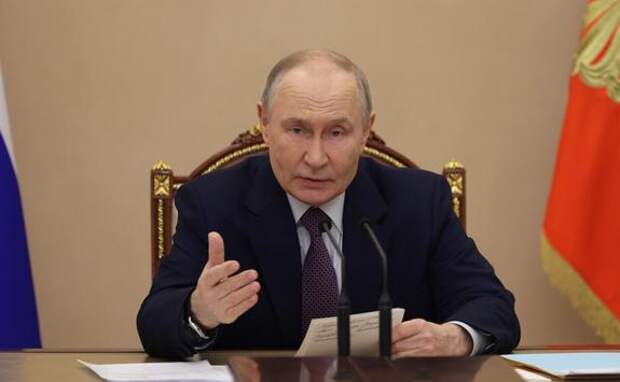 На совещании у Путина обсудили ситуацию на мировых энергетических рынках