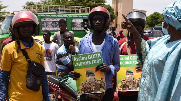Жители Мали устроили многотысячный митинг против Франции и в поддержку правительства страны