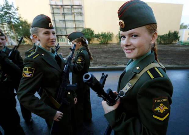 Русские военные первокурсницы 