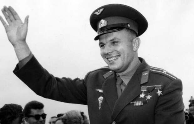 Запретная дружба кумиров: как Гагарин услышал Высоцкого на кассете, а их тайну раскрыли лишь спустя 25 лет