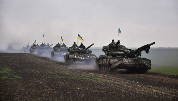 Танки ВСУ на востоке Украины. Архивное фото Танки ВСУ на востоке Украины. Архивное фото