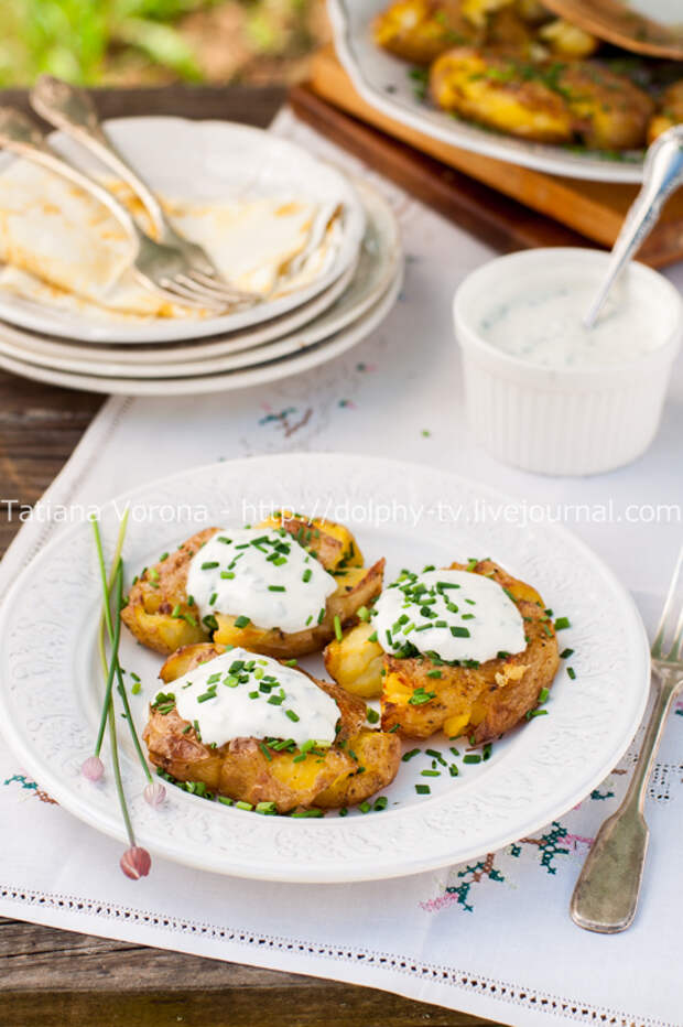 Australian Crash Hot Potatoes with Sour Cream