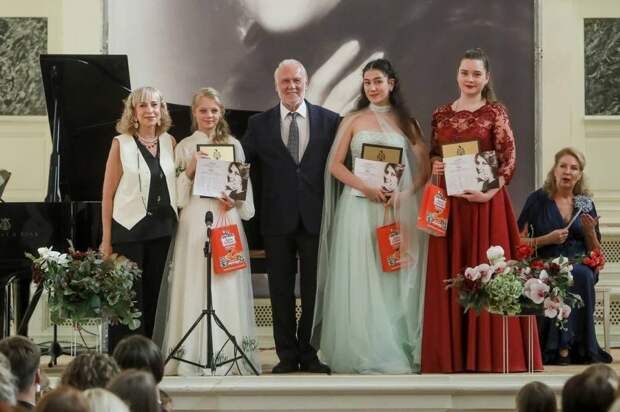 Конкурс юных певцов Елены Образцовой объявил победителей