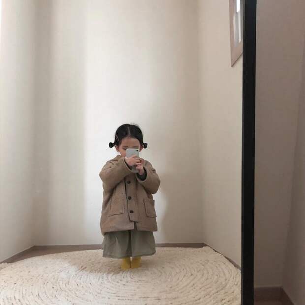 Такому таланту позавидует любой фотограф: селфи от маленькой Айнини удивили многих (фото)