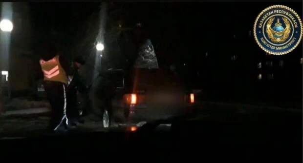 Пьяный водитель без прав попался полиции в Караганде