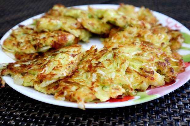 Капустные оладьи с плавленым сырком Кулинария, Еда, Рецепт, Оладьи, Капуста, Видео, Длиннопост, Плавленый сыр