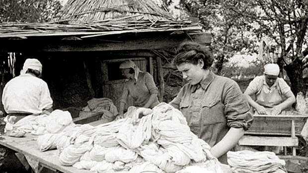 "Слезами отмываешь и слезами полощешь". Откровения фронтовых прачек