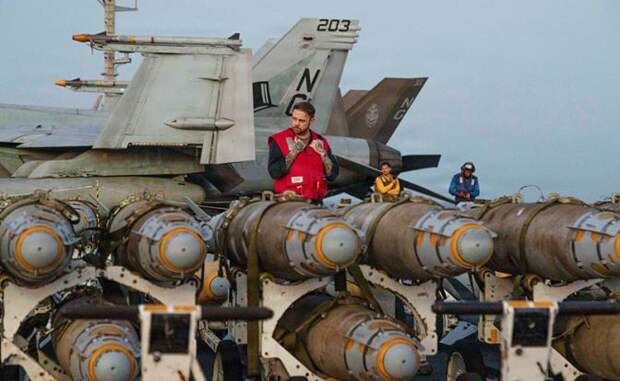 «Ну не так же грубо!»: Евросоюз не любит аятолл, но морщит носик от оголтелости США и Израиля