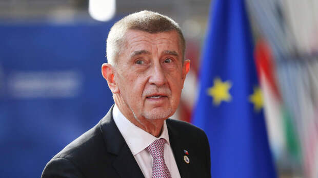 Самолет с премьер-министром Чехии развернули в небе из-за сообщения о теракте