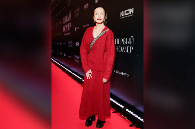 Актриса Сигалова призналась, что хотела пойти в метро из-за проблем со связью