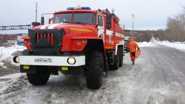 Новоалтайские пожарные спасли школьницу из горящего жилого дома