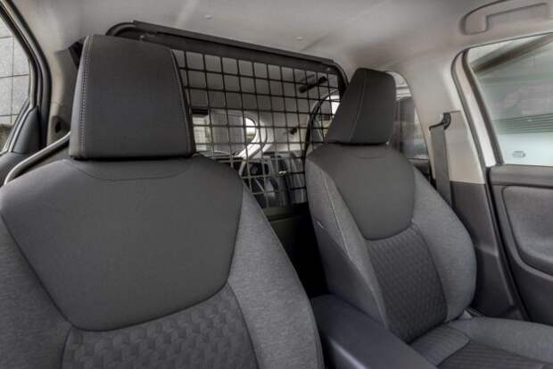 Toyota-Yaris-Ecovan-первый-гибрид-в-классе-мини-доставка-2021-проавто-08