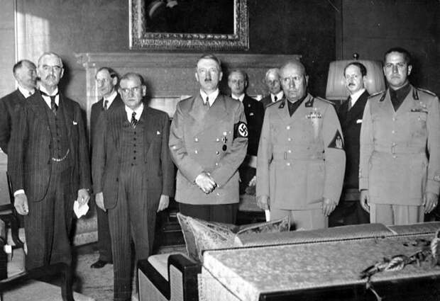 «Отодвинули на полтора года начало войны»: как пакт Молотова — Риббентропа предопределил победу над нацизмом