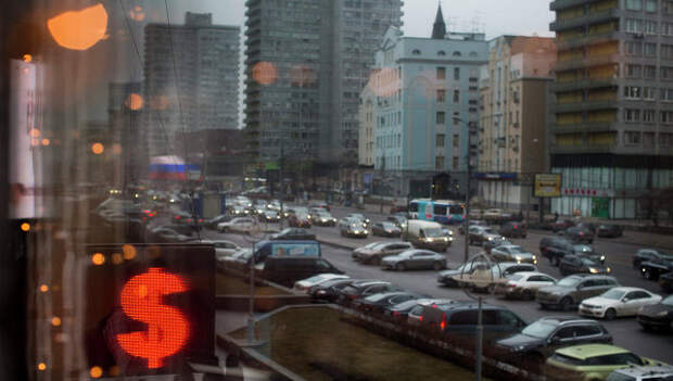 Табло операционной кассы на улице Москвы. 17 декабря 2014. Архивное фото