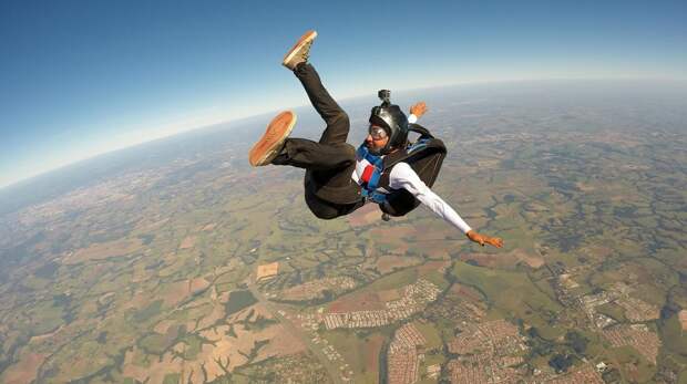 Невероятная история Джоан Мюррей: как парашютистка упала с высоты 4400 метров и выжила