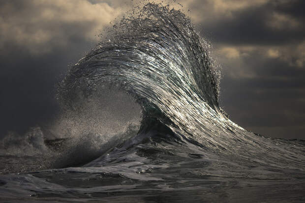 Симфония волн: незабываемые фото океана от Рэя Коллинза