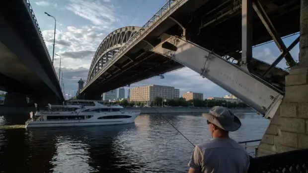 В Москве обновили гранитные лестницы почти на 100 объектах