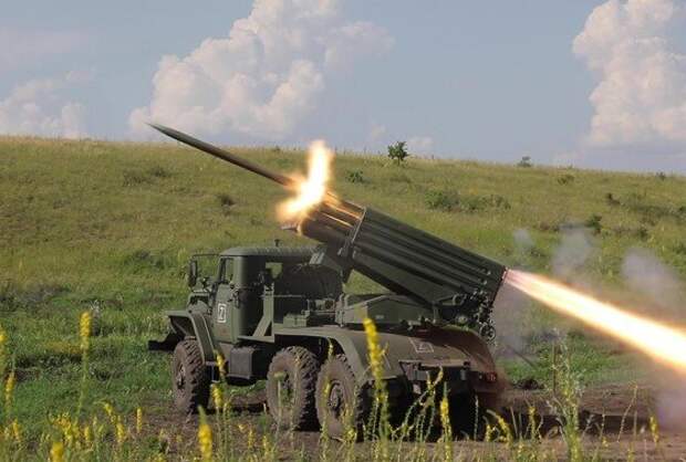 Украина может в скором времени лишиться Киева, Одессы, а также Николаева, заявил бывший агент ЦРУ Ларри Джонсон.