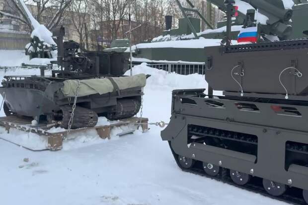 Робот «Курьер», участник первого боя машин передан в музей Минобороны