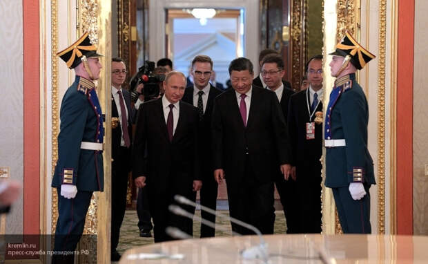 Владимир Путин провел встречу с Си Цзиньпином в Москве