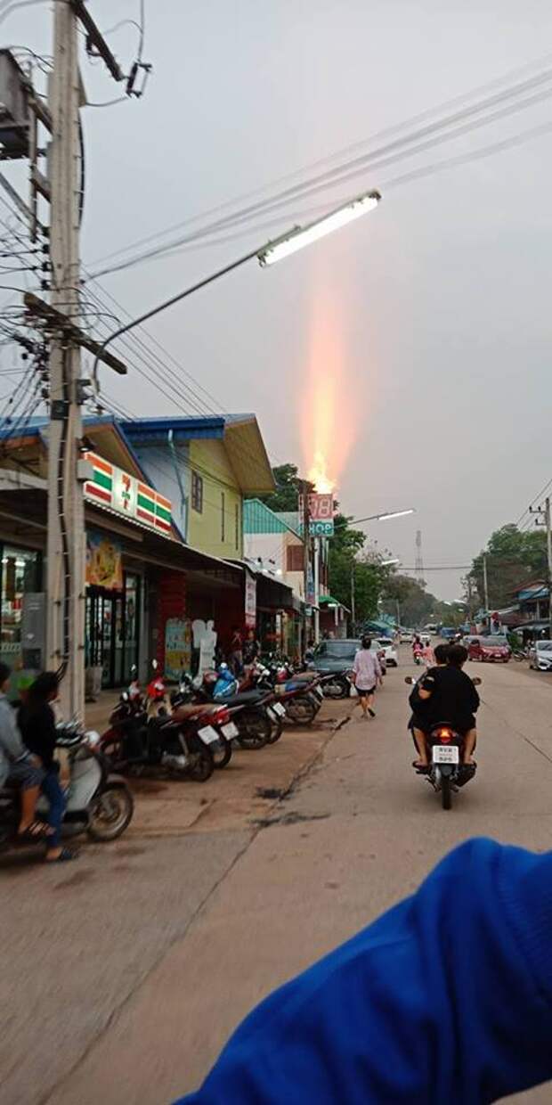 горящее небо Таиланд, небо горит Таиланд март 2018, небо горящий Тайланд видео, Тайланд видео небо горит марта 2018 