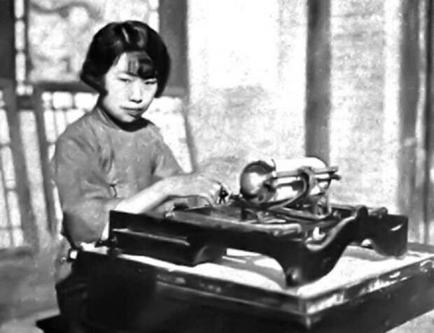Китайская пишущая машинка — анекдот, инженерный шедевр, символ Китайская пишущая машинка — анекдот, инженерный шедевр, символ история, китай, машинопись