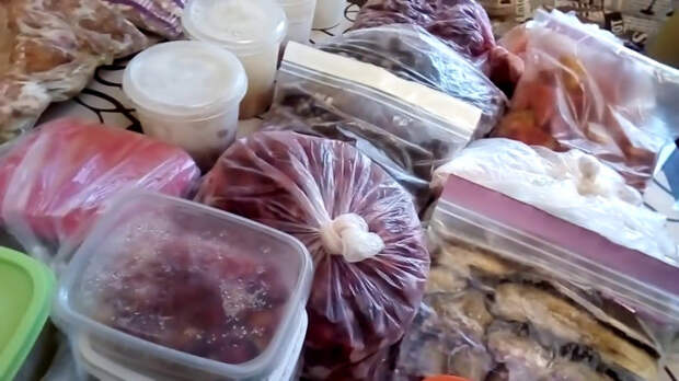 Не во всех контейнерах можно замораживать продукты. /Фото: i.ytimg.com Не во всех контейнерах можно замораживать продукты. /Фото: i.ytimg.com