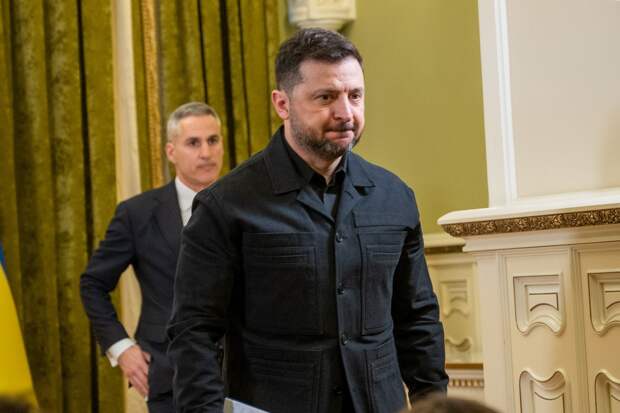 Зеленский попросил РФ о прекращении огня на фоне перемирия США и Ирана