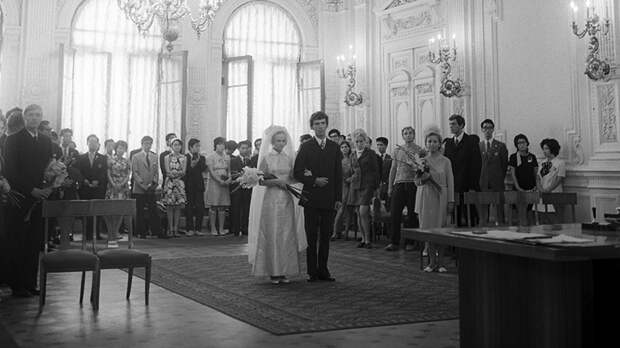 Ретрокалендарь: от венчания на царство Ивана Грозного до свадебного марша Мендельсона