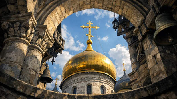 «Молитва - не сделка»: религиовед объяснил, о чём можно просить и чего нельзя в разговоре с Богом