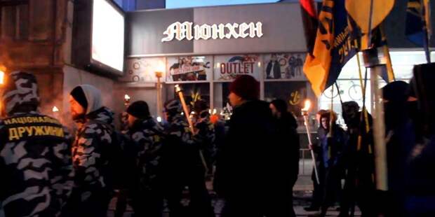 Вчерашний (5 марта) антипольский марш нацистов во Львове. Иногда жизнь указывает на очевидные исторические параллели.
