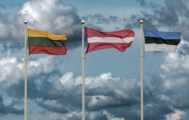 Страны Балтии и Польша вводят запрет на въезд россиян с визами других стран ЕС