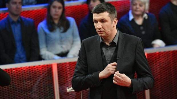 Ведущий "1+1" Иванов отказался идти на выборы от "Слуги народа" из-за "ватного слоя" в окружении Зеленского